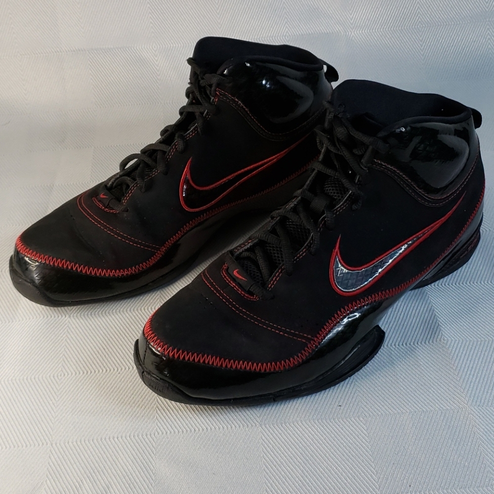 Nike Zoom Moris Basketball Shoe size 9.5